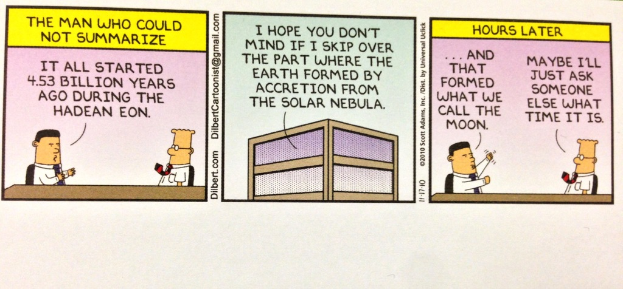 Drei Bilder: zwei Personen in Hemden und Krawatten auf St├╝hlen mit Text auf den Bildern und ein Geb├Ąude in der Mitte.