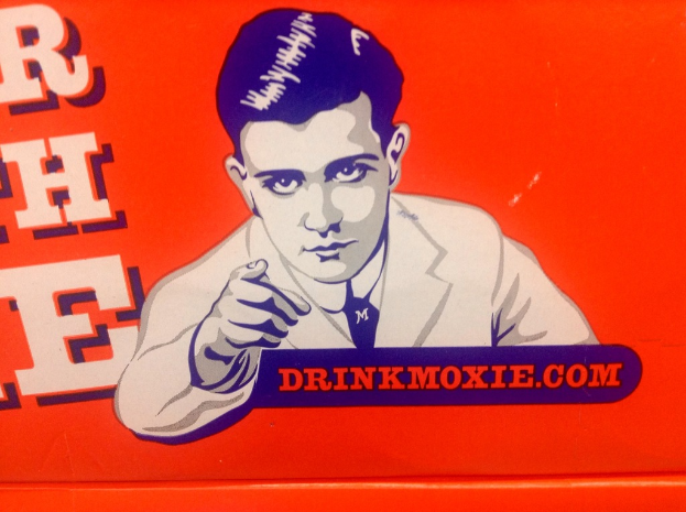 Ein Plakat mit einer gemalten Person und Text darauf.