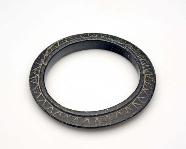 Nahaufnahme einer schwarzen Gummidichtung, einer Öldichtung für verschiedene Yamaha YZF-R-Modelle