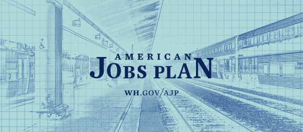 Blueprint eines Bahnhofes mit der Aufschrift "American Jobs Plan" und einem Zug auf der rechten Seite und Eisenbahnschienen daneben.