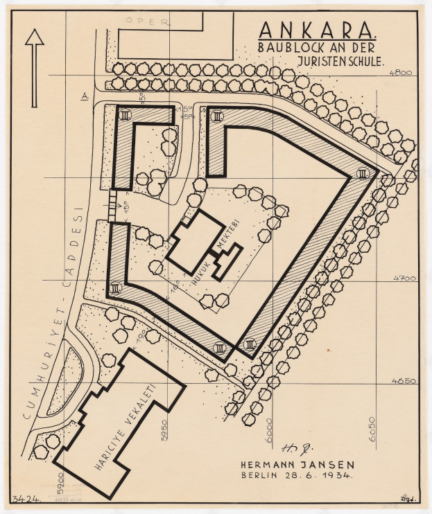 Black-and-white architectural site plan for the Ankara Baublock at the Juristen Schule in Berlin, showing building layout and surrounding area with text annotations.