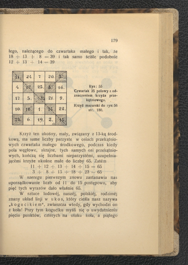 Offenes Buch mit einem Kreuzworträtsel auf einer Oberfläche, enthält Text und nummerierte Tipps.