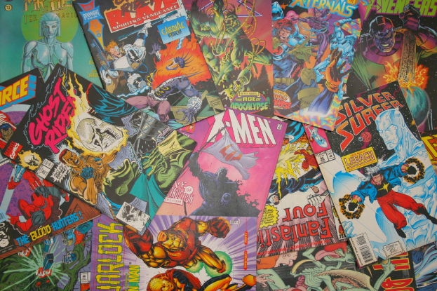 Eine Sammlung von Comic-Heften, die gemeinsam angezeigt werden.