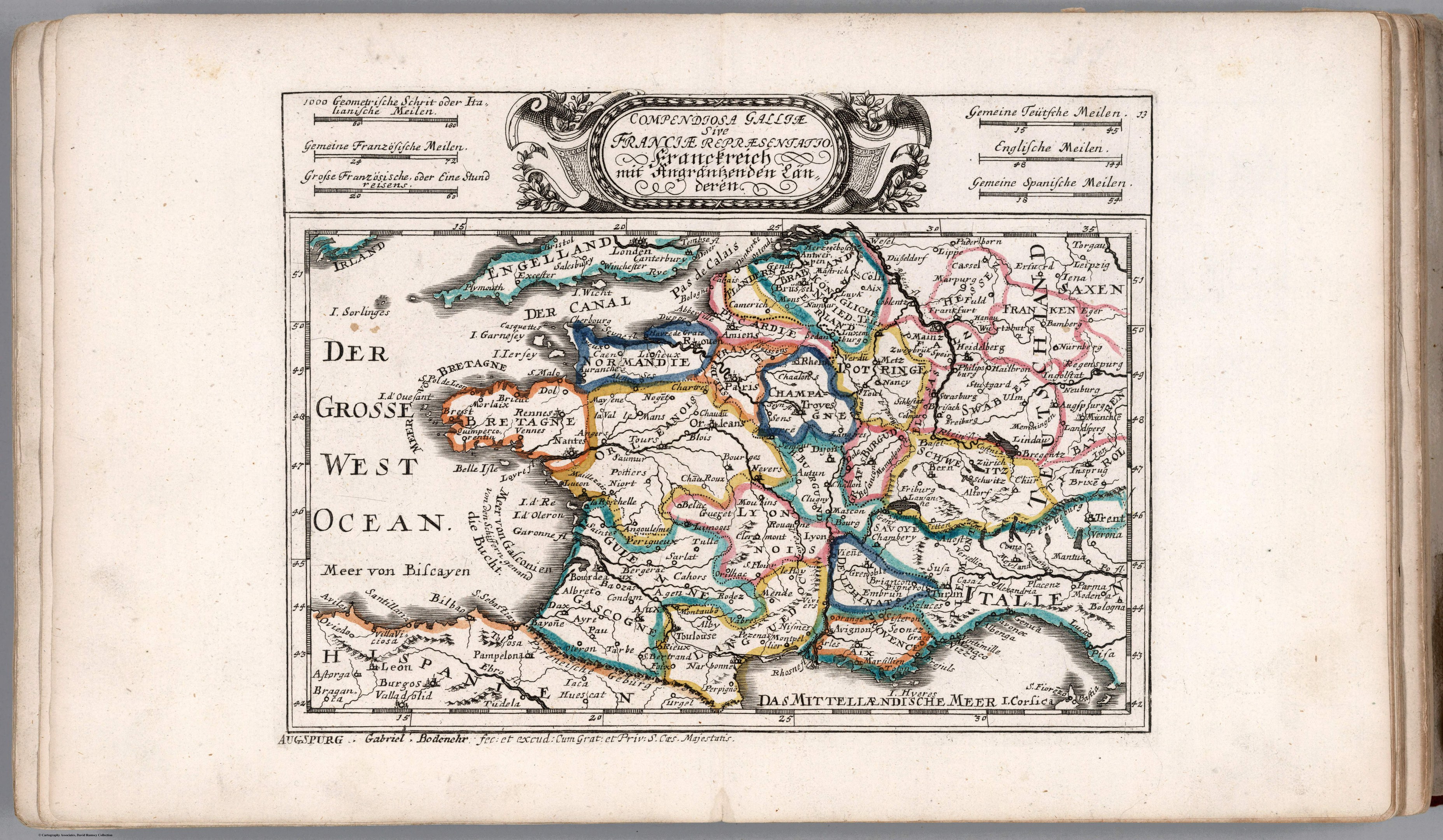 Ein aufgeschlagenes Buch mit einer detaillierten Karte von Deutschlands Provinzen und Städten, begleitet von erklärendem Text.