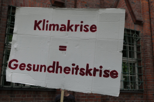 Bundesregierung senkt Luftverkehrssteuer – Klimaziele in der Kritik