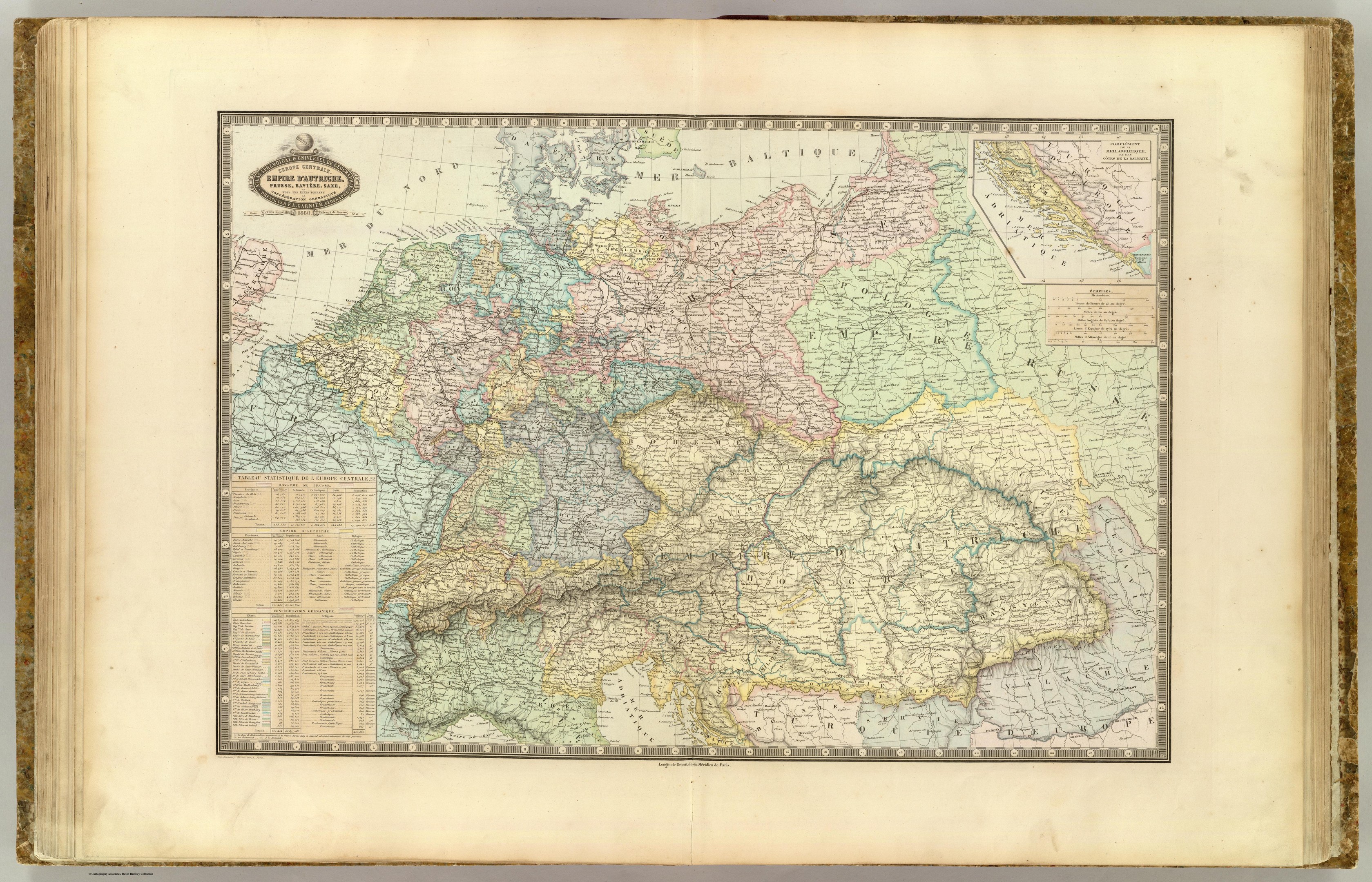 Ein offenes altes Buch, das eine detaillierte historische Karte von Deutschlands Provinzen und Städten zeigt.