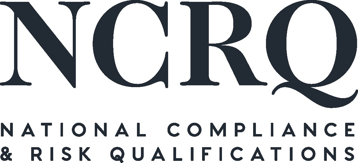 Weißer Hintergrund mit zentrierter fetter schwarzer Schrift "National Compliance & Risk Qualifications" in einem dünnen schwarzen Rahmen, in einer modernen professionellen Schriftart.