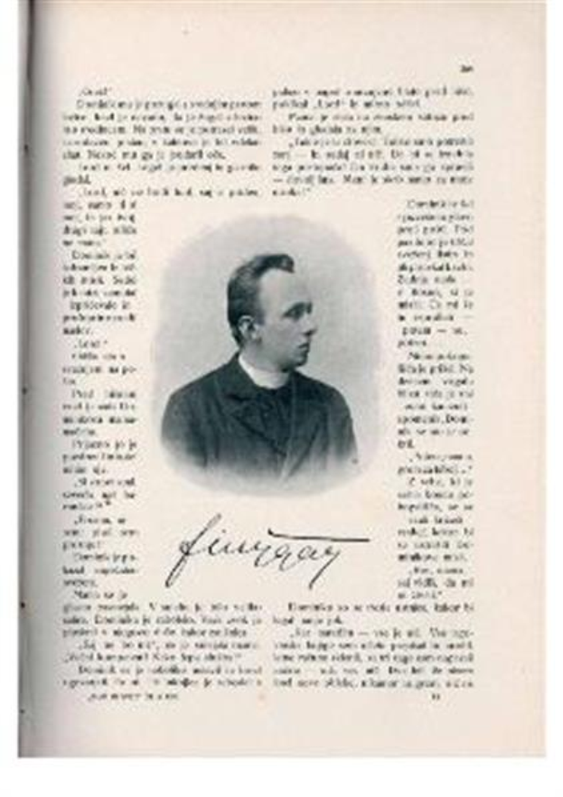 Ein Schwarz-Weiß-Foto eines Mannes in Priesterrobe, der als erster Bischof der Kirche des Heiligen Grabes gilt, mit ernstem Gesichtsausdruck und gefalteten Händen, das in einem offenen Buch zu sehen ist.