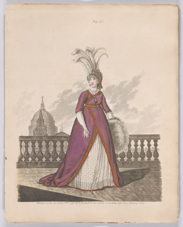 Frau in einem violetten und weißen Federkleid, die vor einem Gebäude mit Wolken am Himmel steht, beschriftet mit "Fashion of New York, New York Street, 1790."