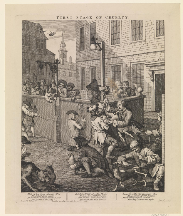 Eine Gruppe von Menschen und Tieren versammelt sich vor einem Gebäude mit Fenstern, einem Laternenpfahl und einem Himmel im Hintergrund, mit dem Text "Erste Stufe der Grausamkeit" unten.