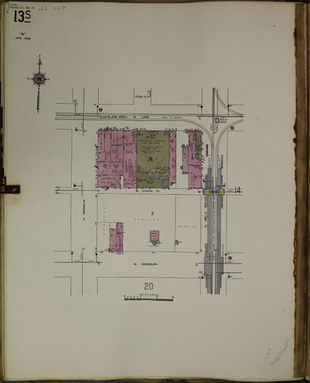 Offenes Buch mit einer detaillierten Stadtkarten-Illustration auf einer Seite und dichtem Text auf der gegenüberliegenden Seite.
