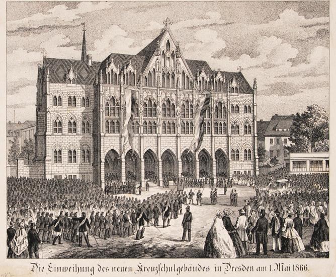 Crowd of people gathered outside a building with windows and trees, with text at the bottom reading "1866 - the einweihung des neuen Kreuzschulgebändes in Dresden".