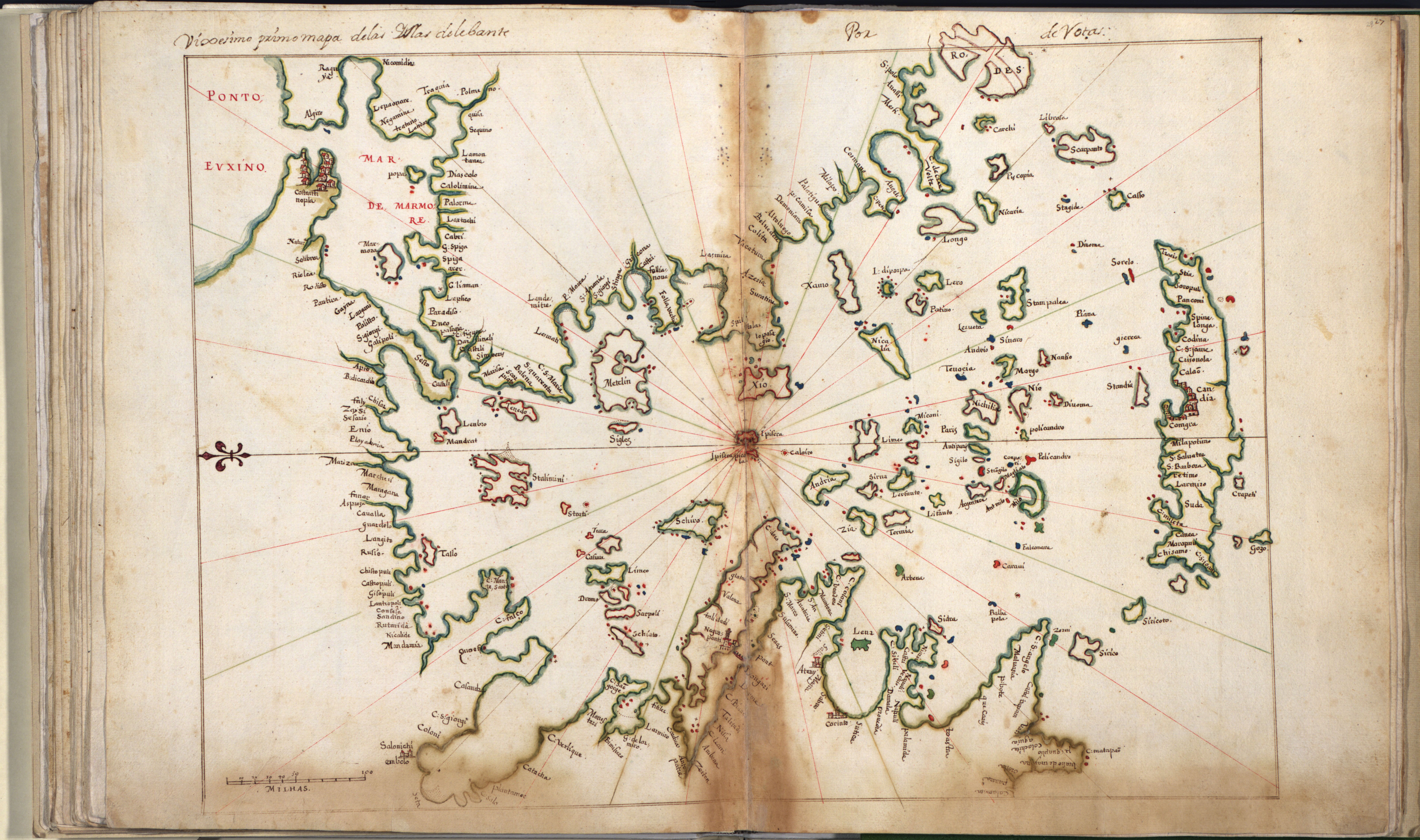 Ein aufgeschlagenes Buch mit einer detaillierten Karte des Polarkreises, das Berge, Flüsse und Gletscher zeigt, mit begleitendem Text, der wahrscheinlich die Region beschreibt.